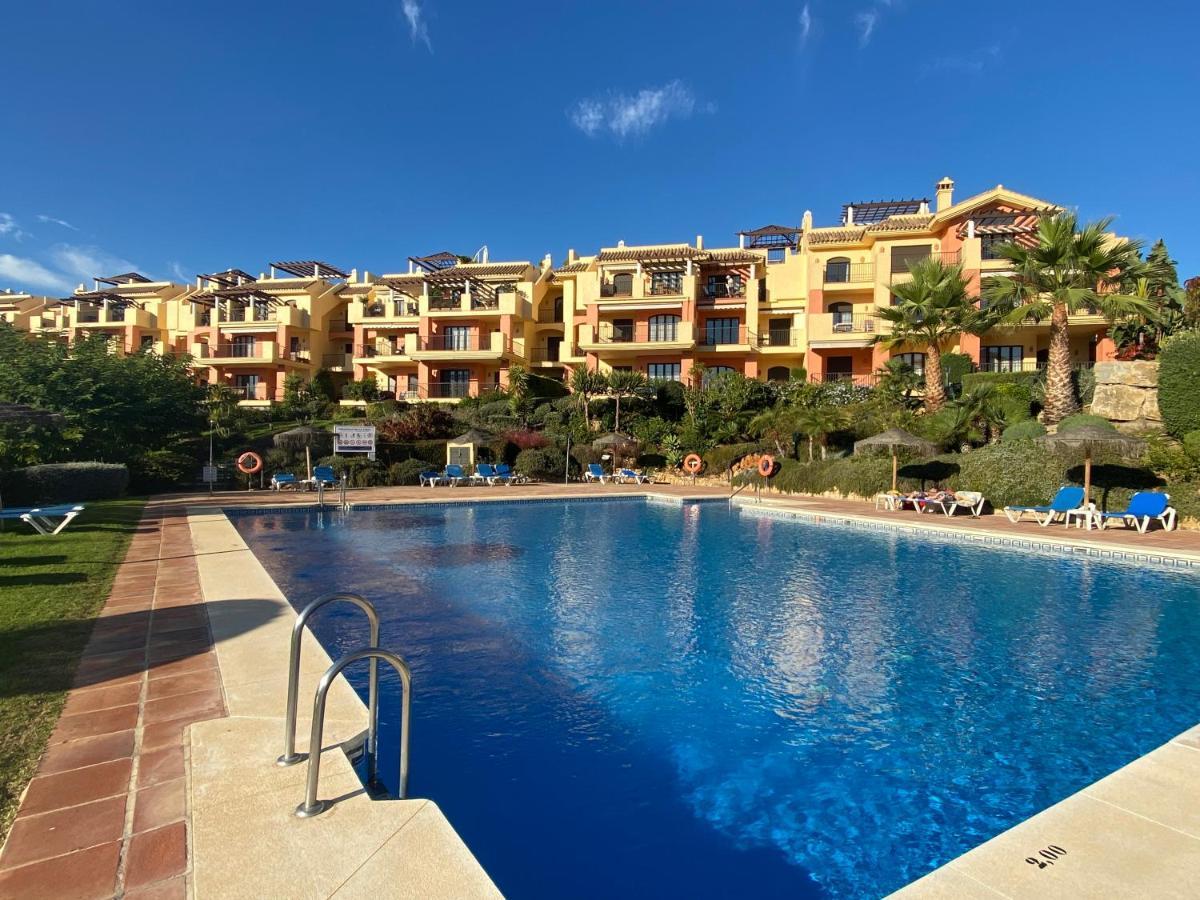 Huge Rooftop Solarium With See View - 3 Rooms Benahavis Exterior photo